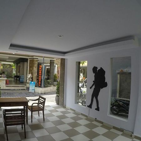 Kuta Beach Hostel Buitenkant foto
