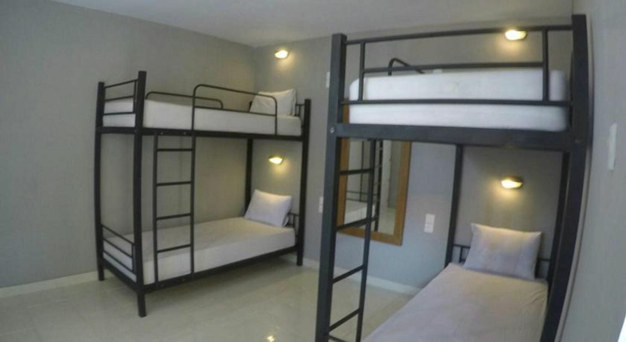 Kuta Beach Hostel Buitenkant foto